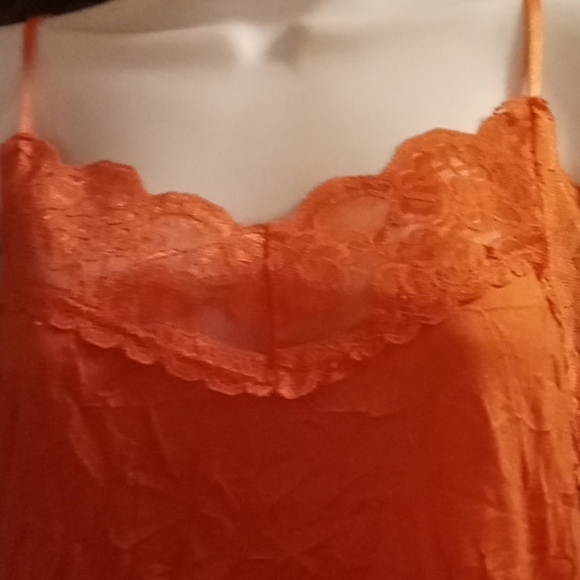 Bundle of 5, Like New, Assorted Colors, Lacey,Camisolesπ·πΉβοΈππ₯π¦ππ¦ππ¦π₯π· - Picture 3 of 16